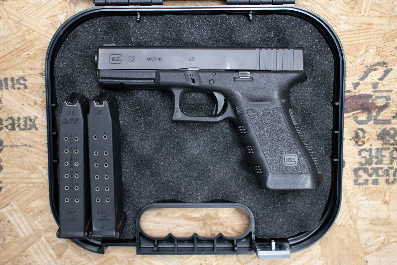GLOCK 22 Gen3 40 S&W Police Trade-ins with Night Sights (Good Condition)